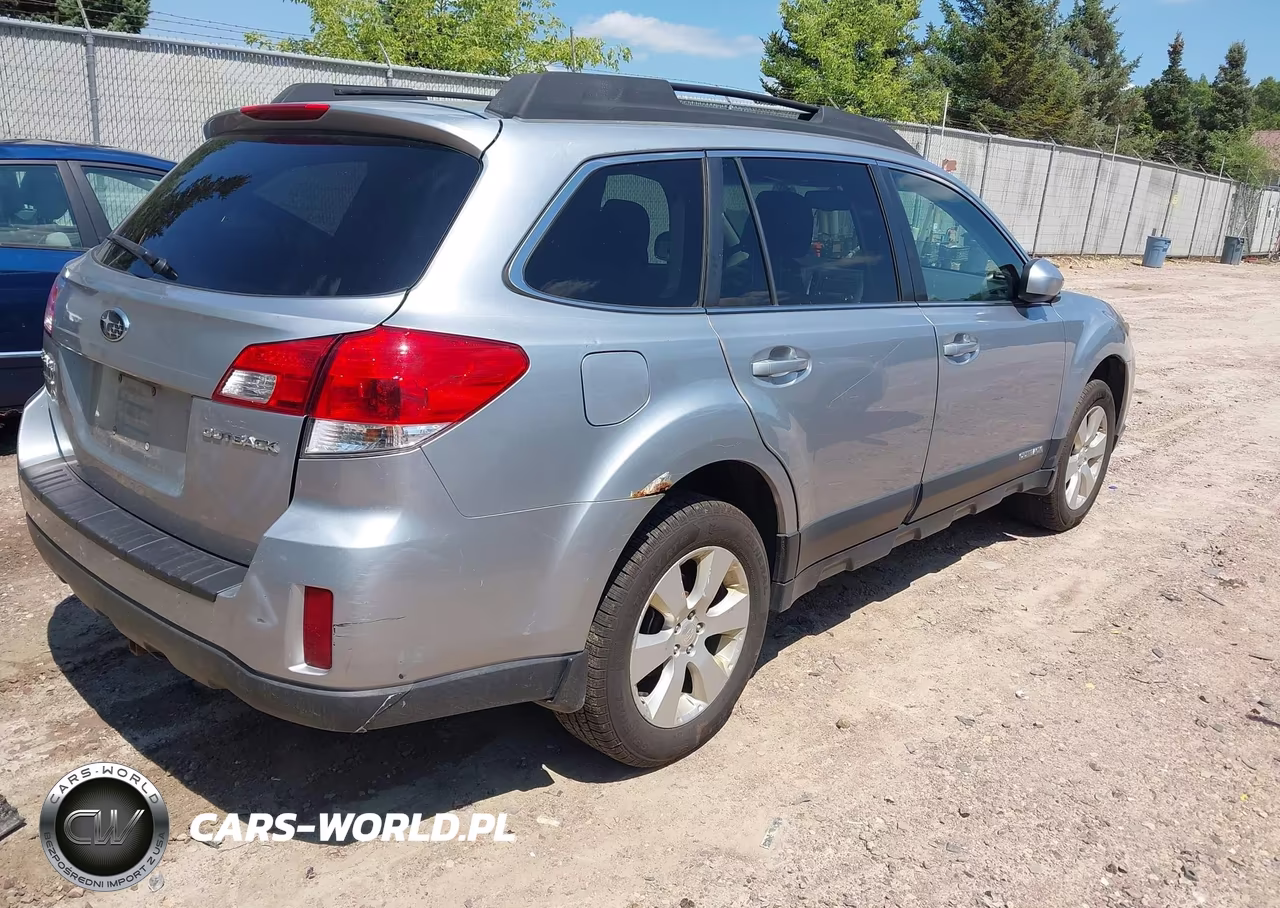 2012 Subaru Outback 2.5I Premium VIN:4S4BRCCC2C3221698 - 4