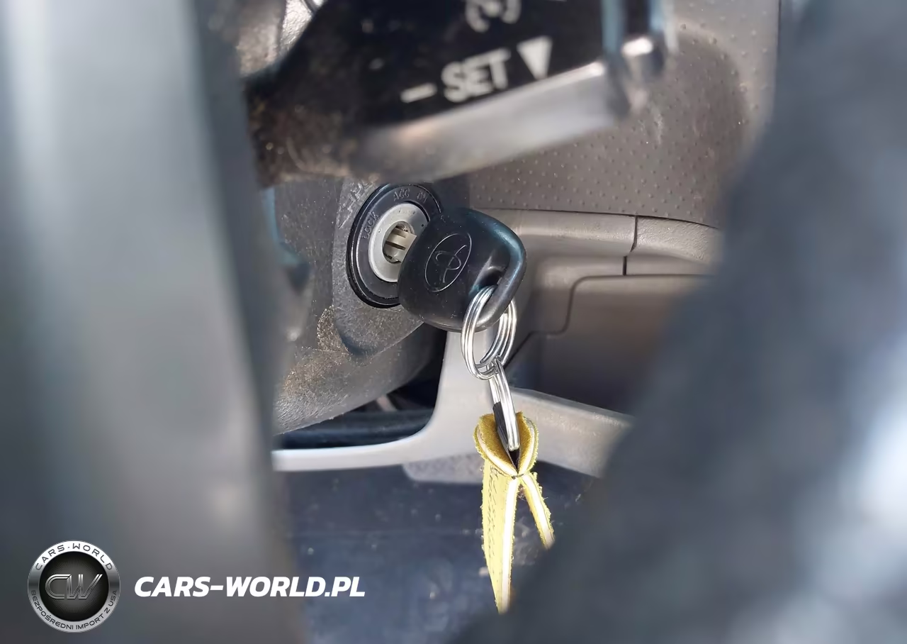 2012 Toyota Tacoma Base V6 VIN:3TMLU4EN2CM100695 - 11