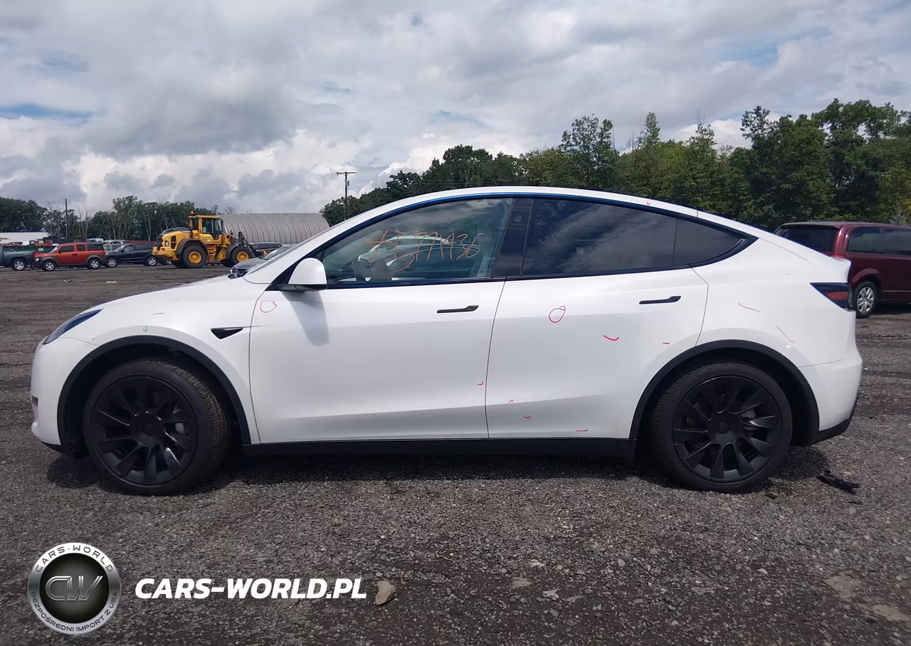2024 Tesla Model Y Long Range Dual Motor All-Wheel Drive VIN:7SAYGAEE5RF993361 - 15