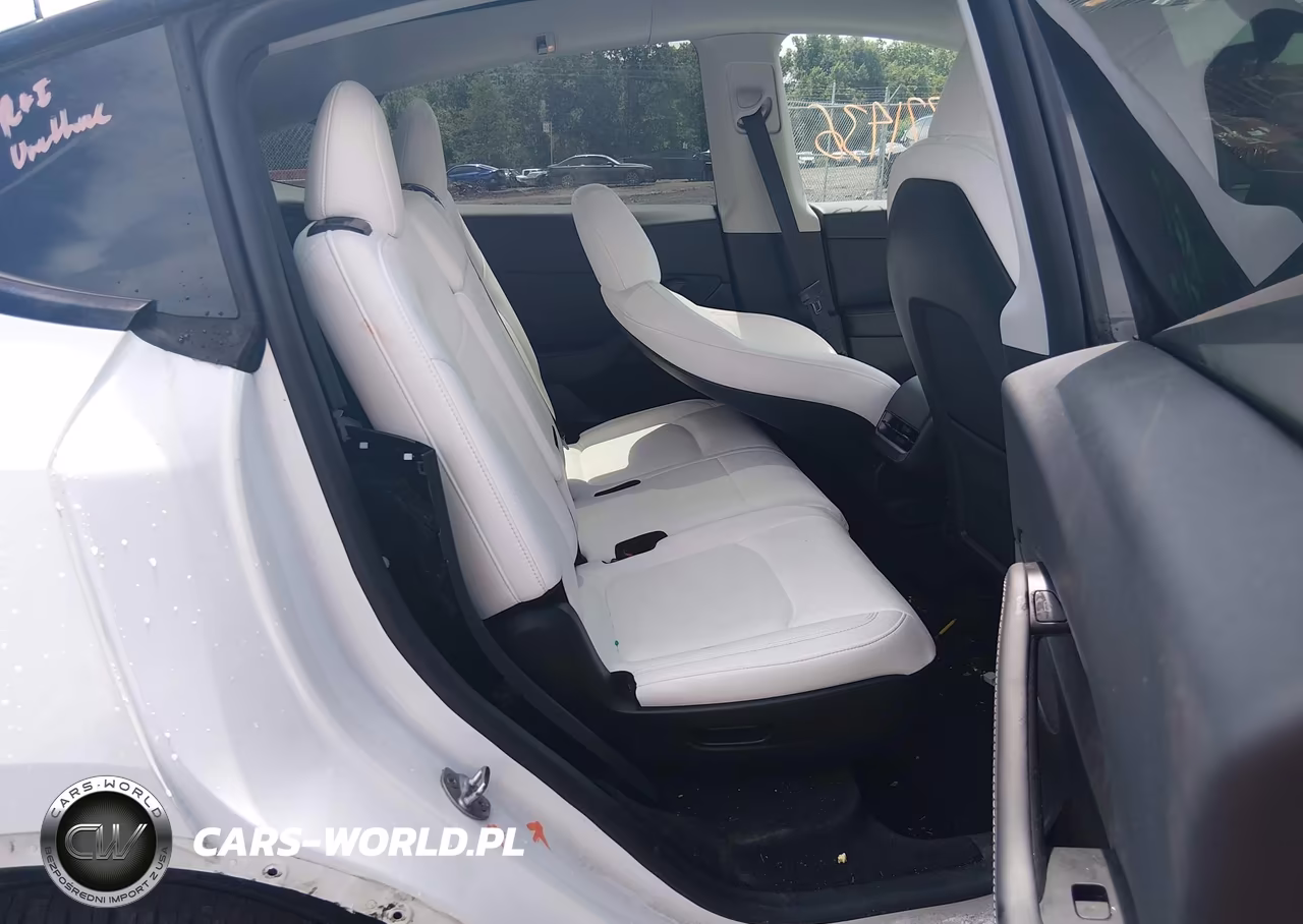 2024 Tesla Model Y Long Range Dual Motor All-Wheel Drive VIN:7SAYGAEE5RF993361 - 8