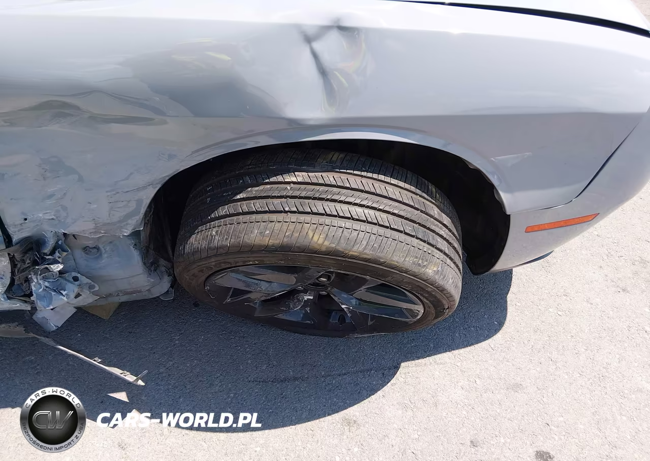 2021 Dodge Challenger Sxt VIN:2C3CDZAG0MH547308 - 17