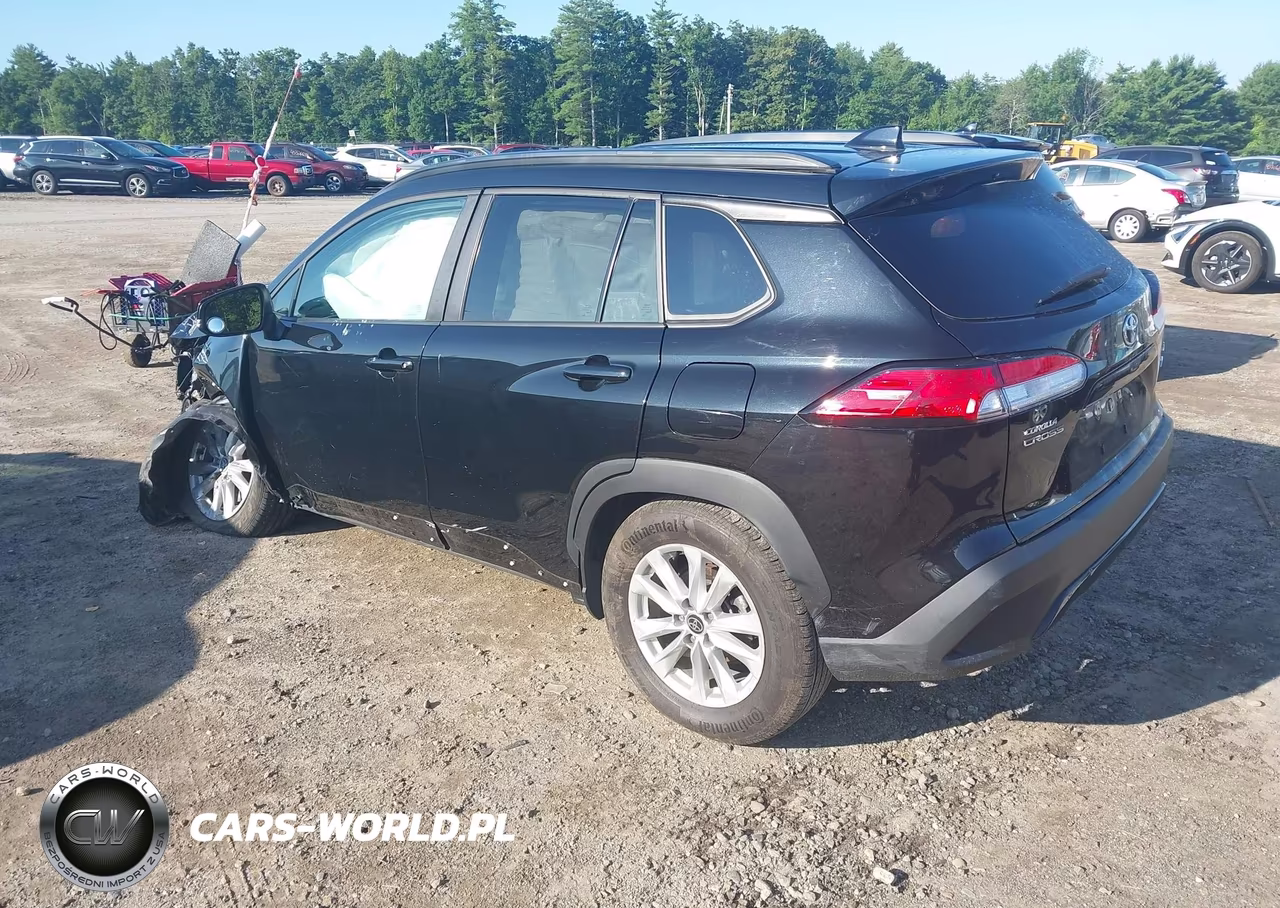 2023 Toyota Corolla Cross Le VIN:7MUCAABG6PV047718 - 3