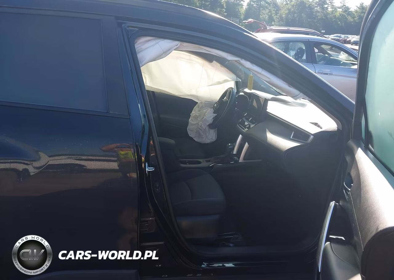 2023 Toyota Corolla Cross Le VIN:7MUCAABG6PV047718 - 5