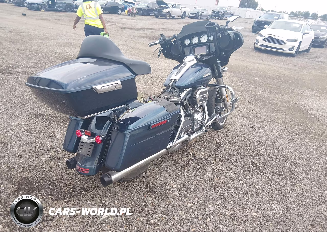 2016 Harley-Davidson Flhxs Street Glide Special VIN:1HD1KRM38GB626352 - 4