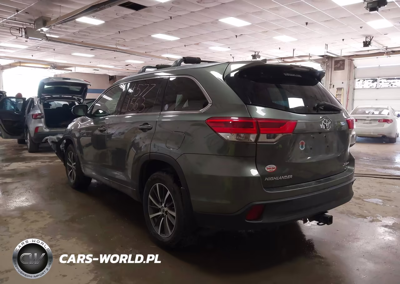 2017 Toyota Highlander Xle VIN:5TDJZRFH9HS405939 - 3