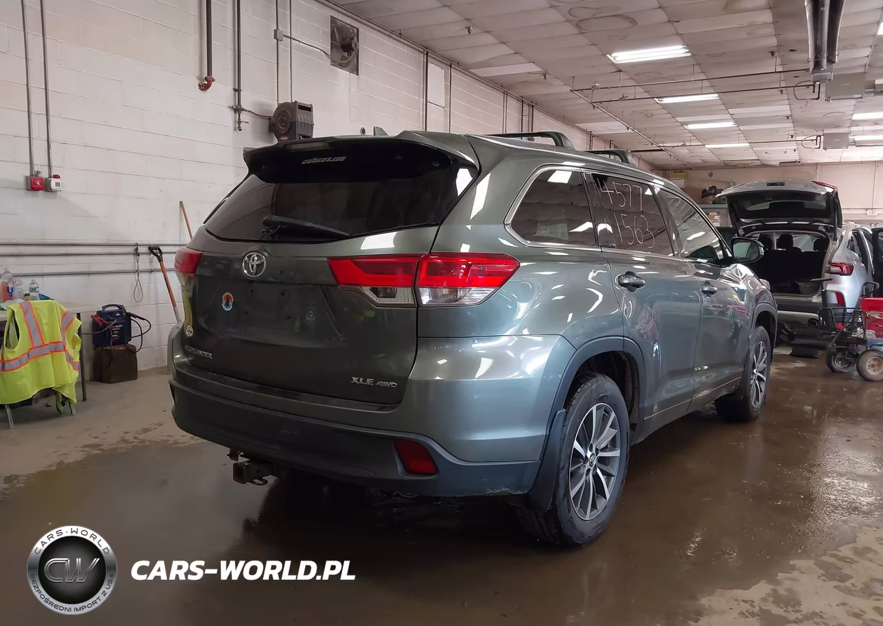 2017 Toyota Highlander Xle VIN:5TDJZRFH9HS405939 - 4