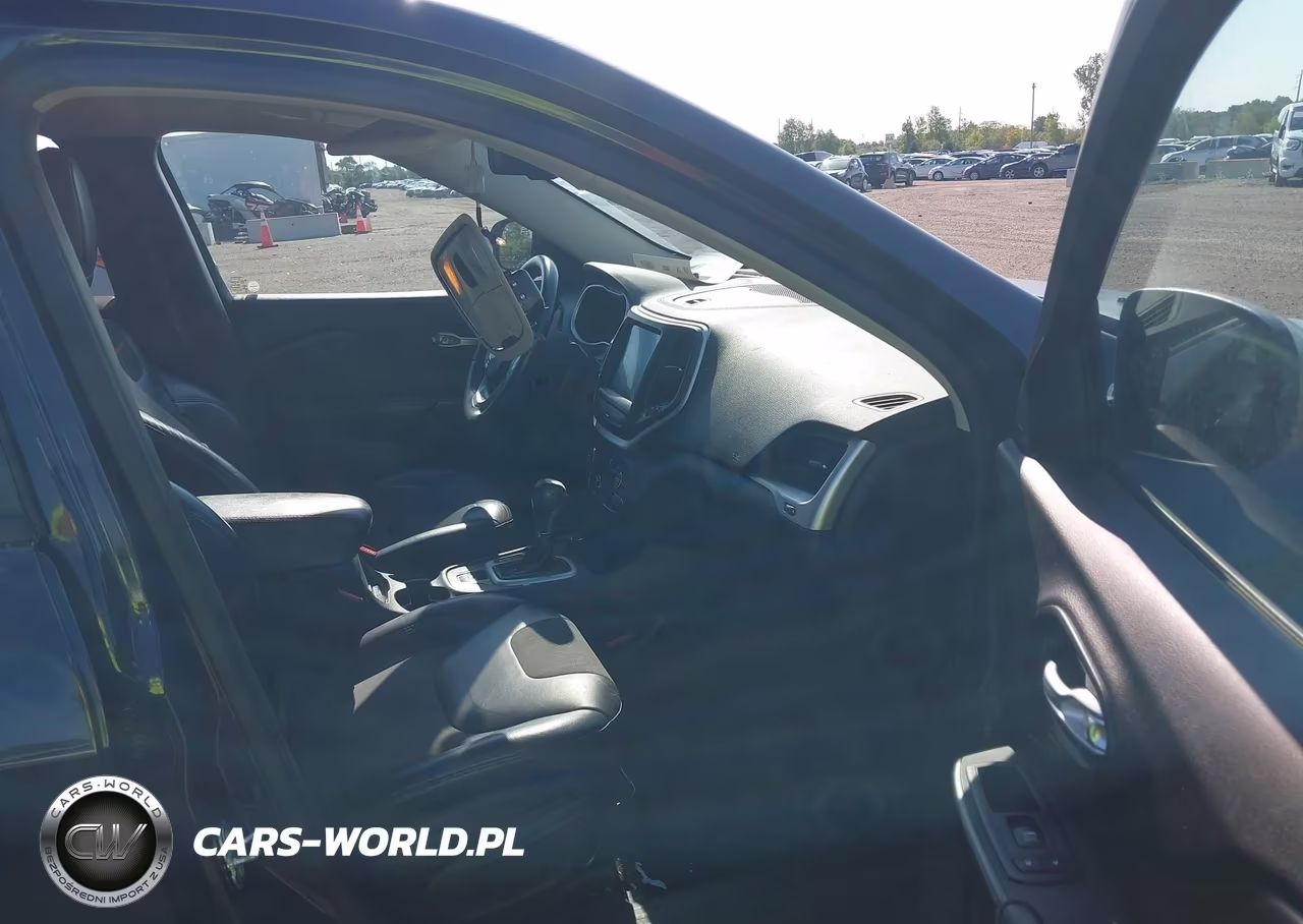 2016 Jeep Cherokee Trailhawk VIN:1C4PJMBS2GW242121 - 5