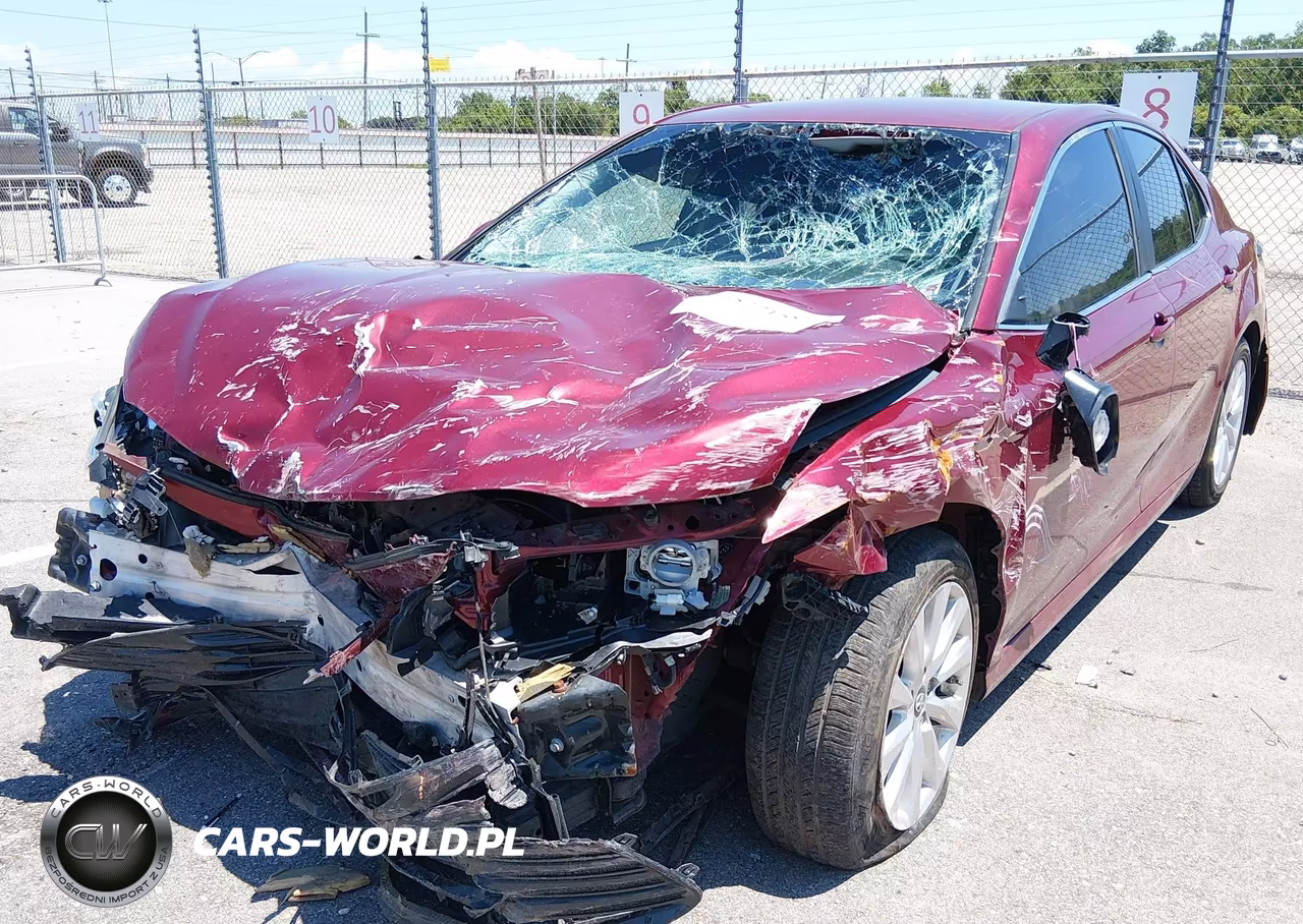 2018 Toyota Camry Le VIN:4T1B11HK7JU520610 - 2
