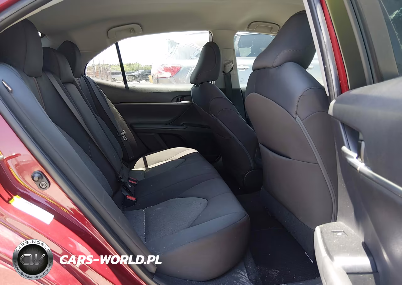 2018 Toyota Camry Le VIN:4T1B11HK7JU520610 - 8
