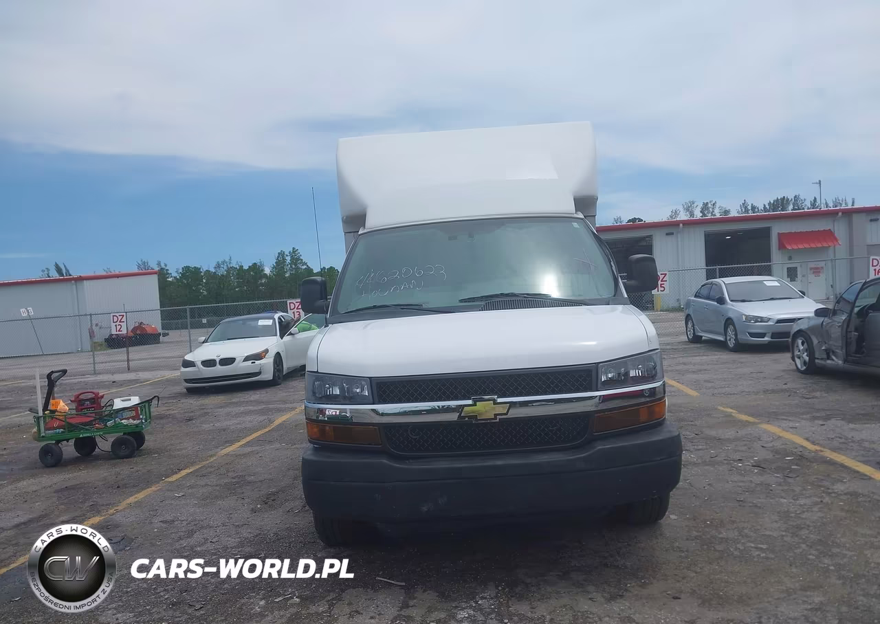 2019 Chevrolet Express Cutaway 4500 VIN:1GB0GRFGXK1276658 - 12