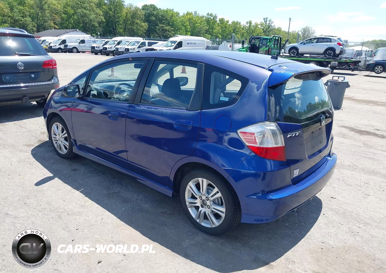 2009 Honda Fit Sport VIN:JHMGE884X9S021282 - 3