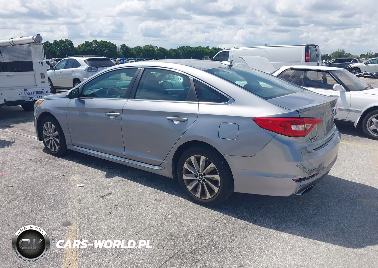 2016 Hyundai Sonata Sport VIN:5NPE34AF5GH289297 - 3