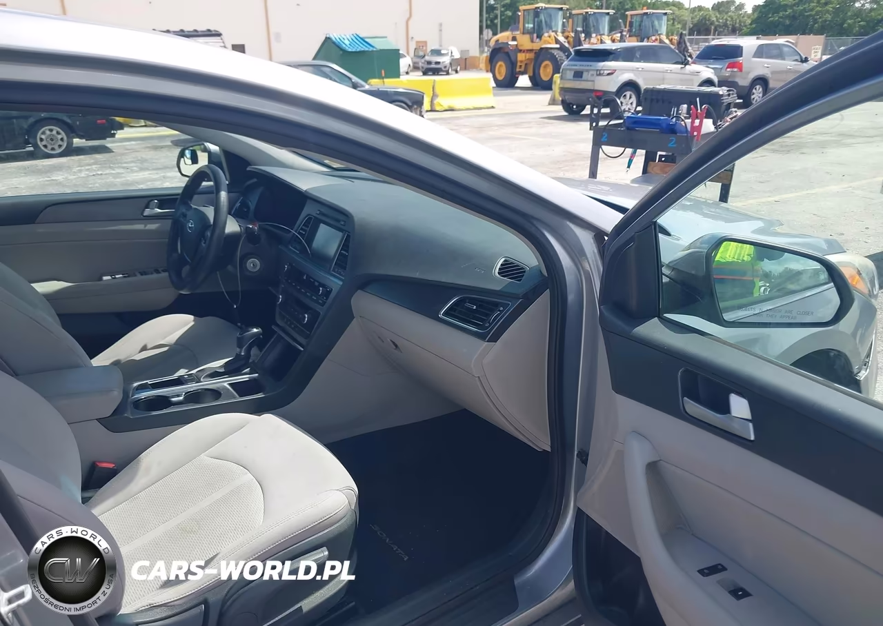 2016 Hyundai Sonata Sport VIN:5NPE34AF5GH289297 - 5