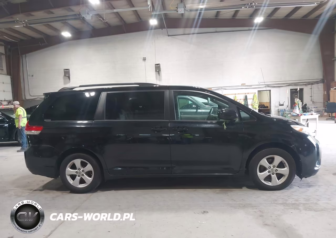 2014 Toyota Sienna Le V6 8 Passenger VIN:5TDKK3DC6ES420729 - 13