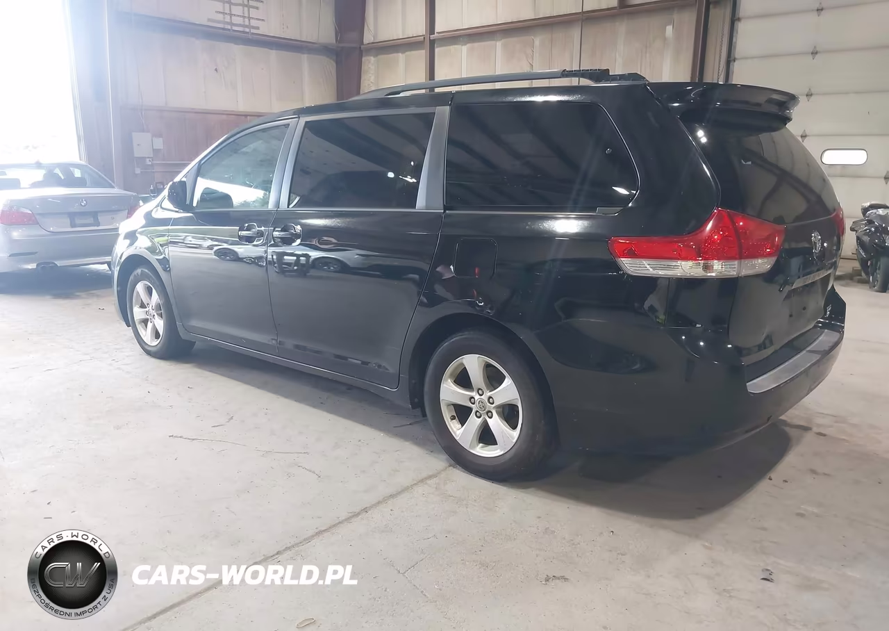 2014 Toyota Sienna Le V6 8 Passenger VIN:5TDKK3DC6ES420729 - 3