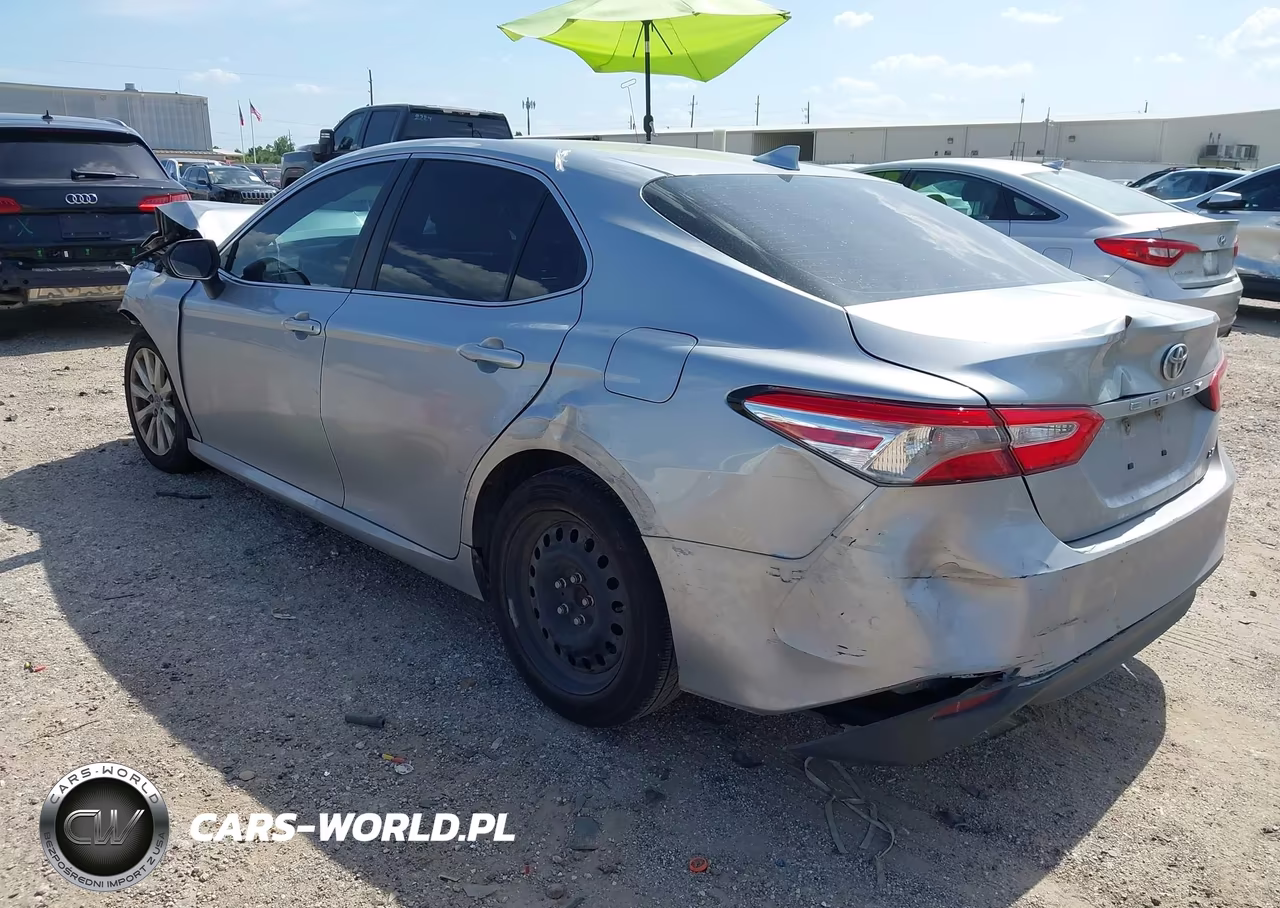 2019 Toyota Camry Le VIN:4T1B11HK2KU167338 - 3