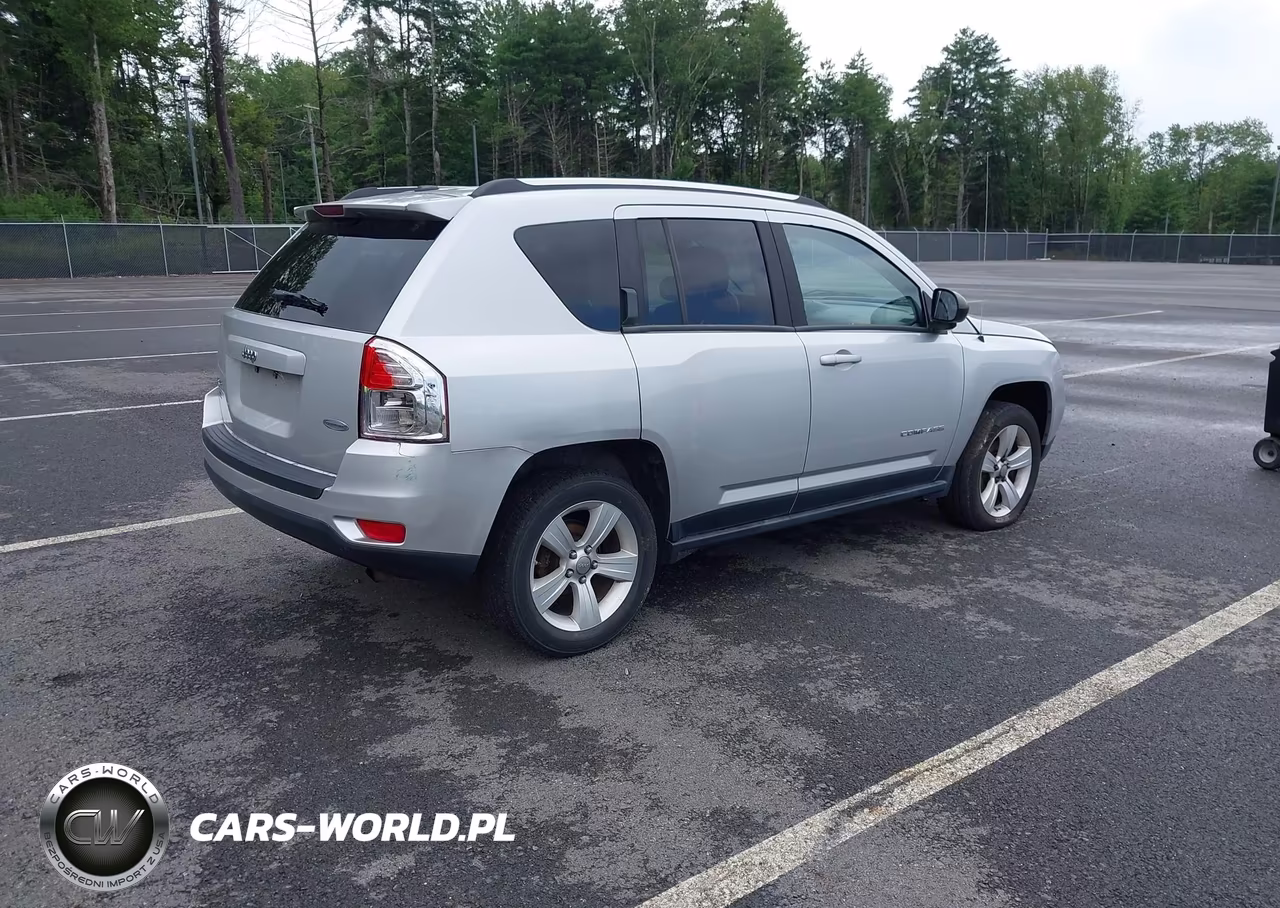 2012 Jeep Compass Latitude VIN:1C4NJDEB1CD541480 - 4