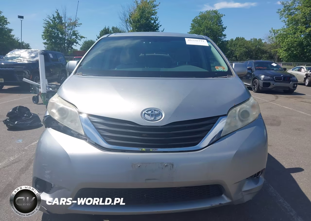 2013 Toyota Sienna Le V6 8 Passenger VIN:5TDKK3DC9DS323815 - 12