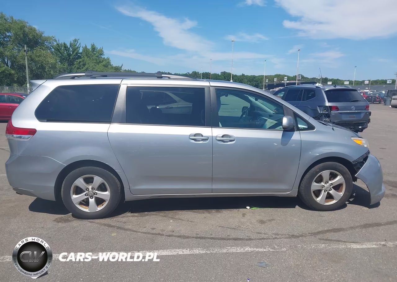 2013 Toyota Sienna Le V6 8 Passenger VIN:5TDKK3DC9DS323815 - 13