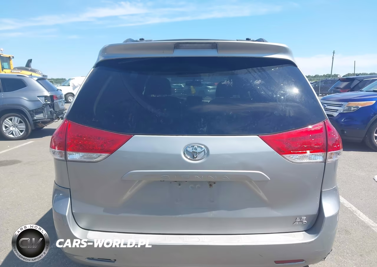 2013 Toyota Sienna Le V6 8 Passenger VIN:5TDKK3DC9DS323815 - 14