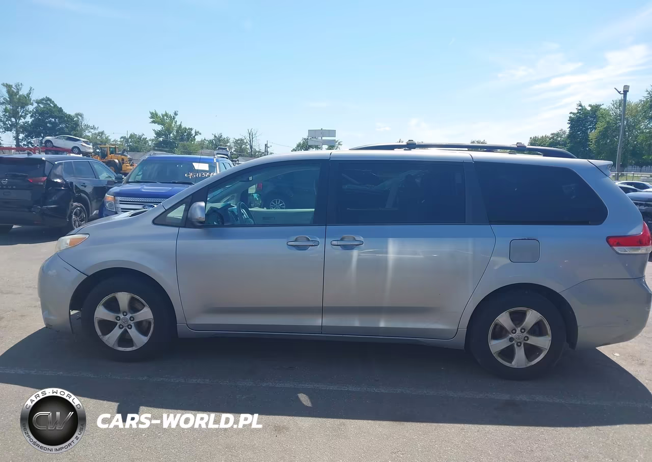 2013 Toyota Sienna Le V6 8 Passenger VIN:5TDKK3DC9DS323815 - 15