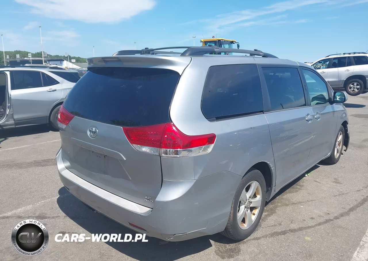2013 Toyota Sienna Le V6 8 Passenger VIN:5TDKK3DC9DS323815 - 4