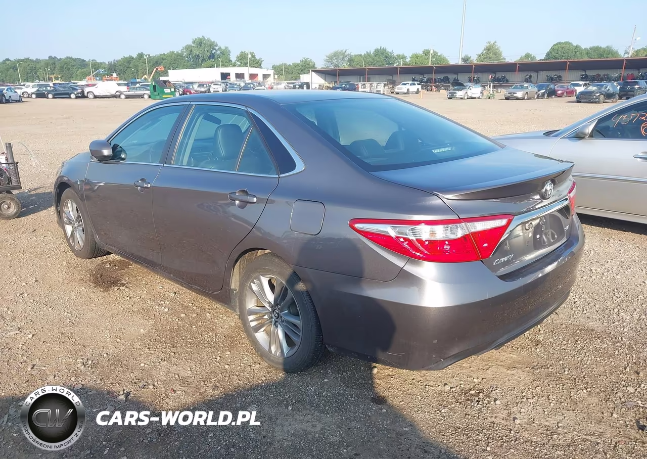 2016 Toyota Camry Se VIN:4T1BF1FK1GU185633 - 3