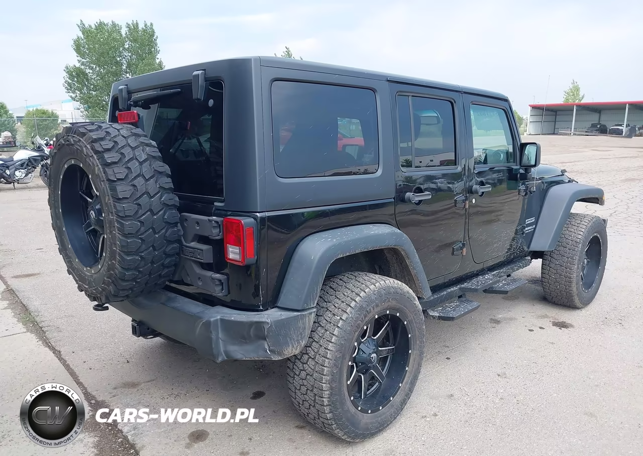 2016 Jeep Wrangler Unlimited Sport VIN:1C4BJWDG5GL243442 - 4
