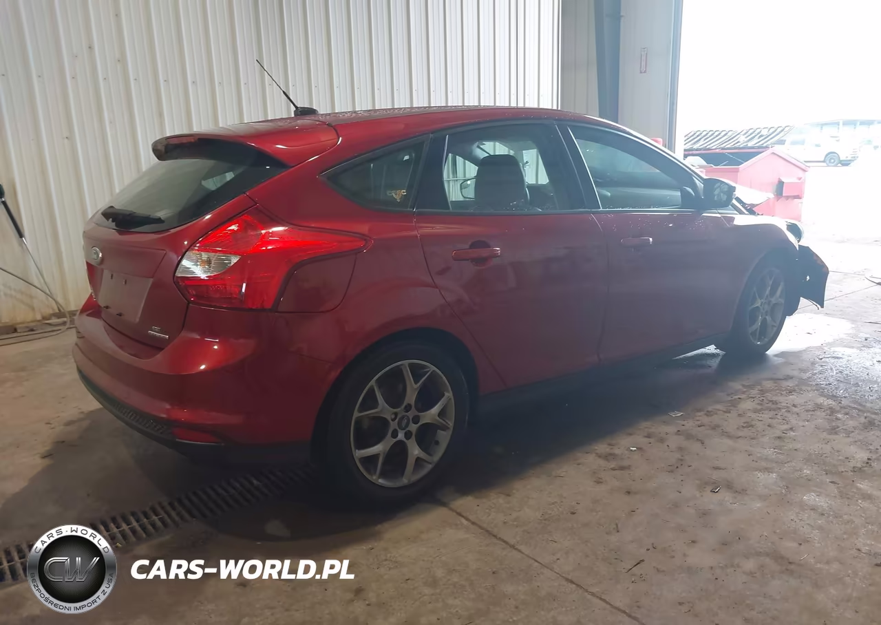 2014 Ford Focus Se VIN:1FADP3K2XEL197865 - 4