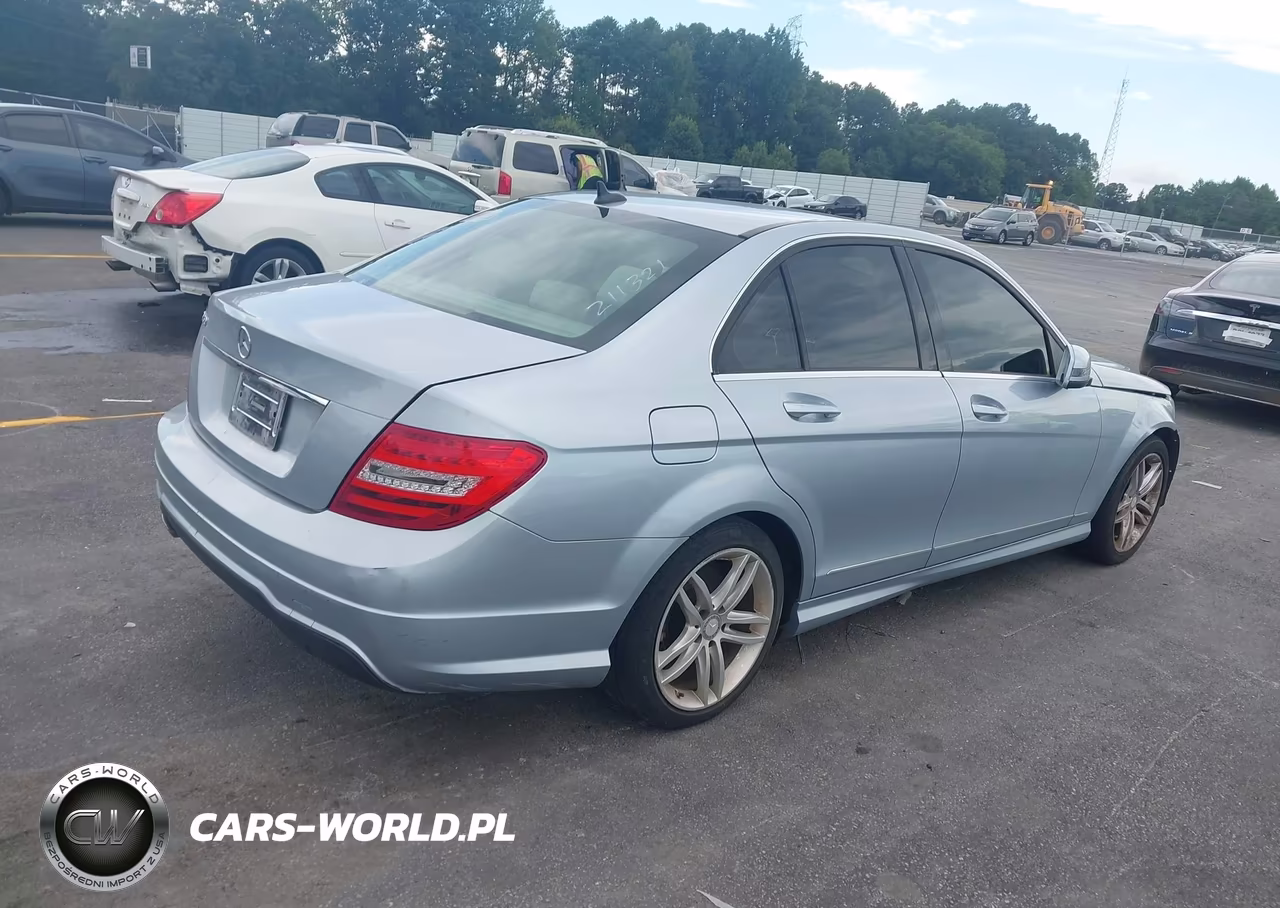 2014 Mercedes-Benz C 250 Sport VIN:WDDGF4HB1EG211321 - 4