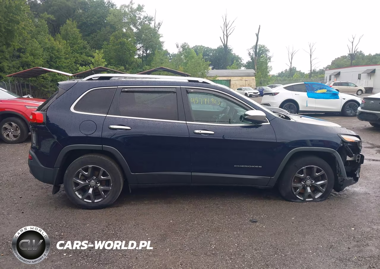 2015 Jeep Cherokee Latitude VIN:1C4PJLCBXFW662863 - 13