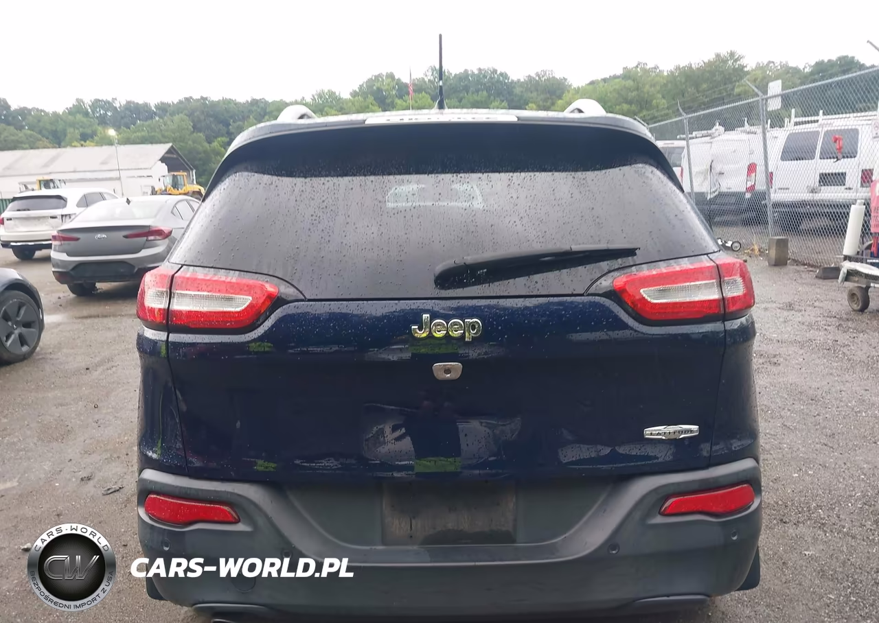 2015 Jeep Cherokee Latitude VIN:1C4PJLCBXFW662863 - 16