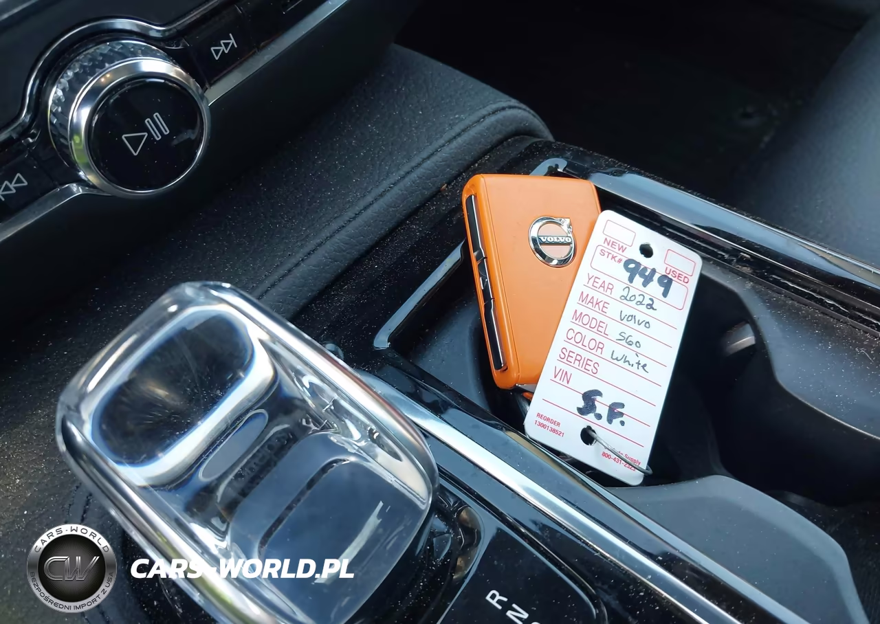 2022 Volvo S60 Recharge Plug-In Hybrid T8 Inscription Extended Range VIN:7JRH60FL9NG193140 - 11