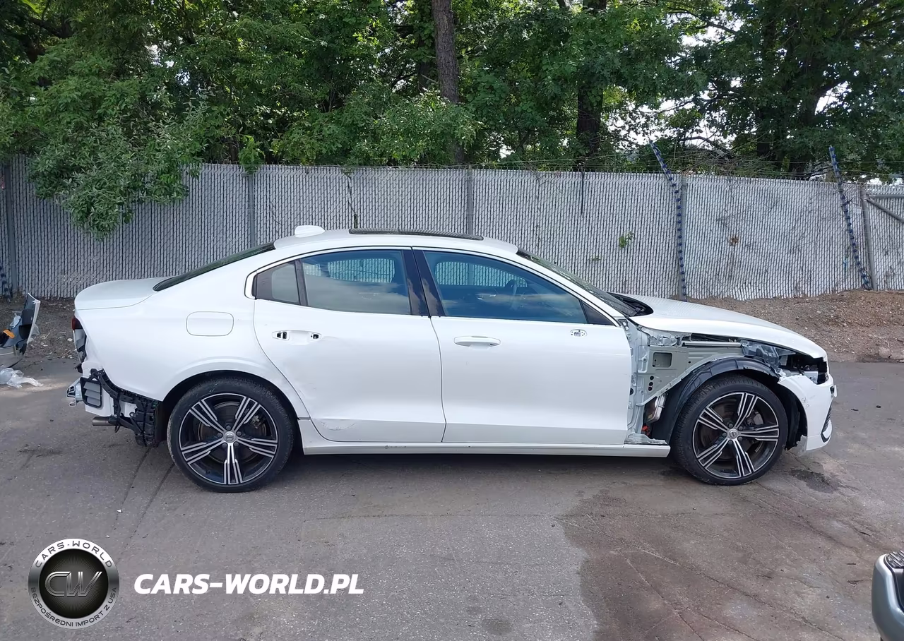 2022 Volvo S60 Recharge Plug-In Hybrid T8 Inscription Extended Range VIN:7JRH60FL9NG193140 - 14