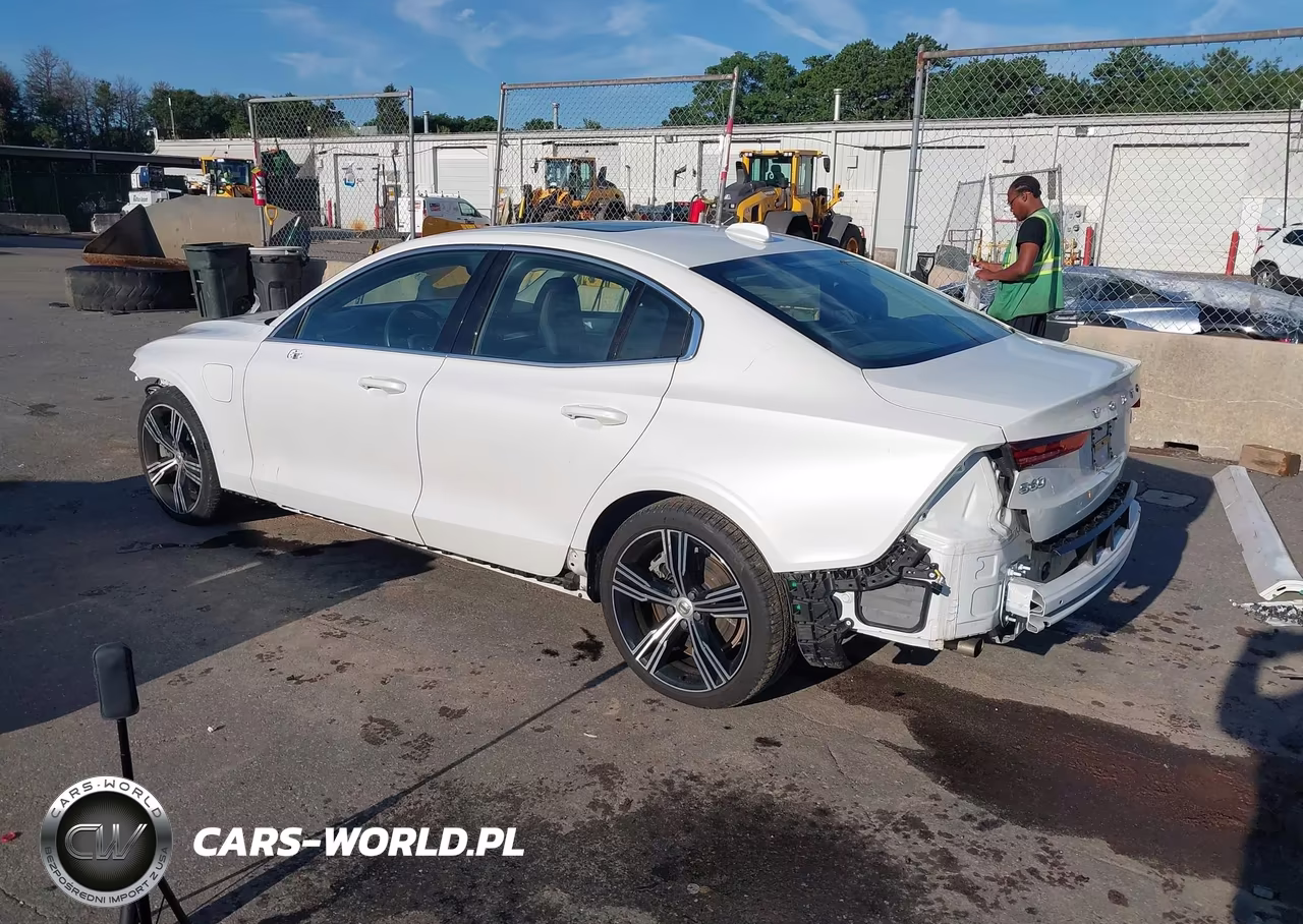 2022 Volvo S60 Recharge Plug-In Hybrid T8 Inscription Extended Range VIN:7JRH60FL9NG193140 - 3
