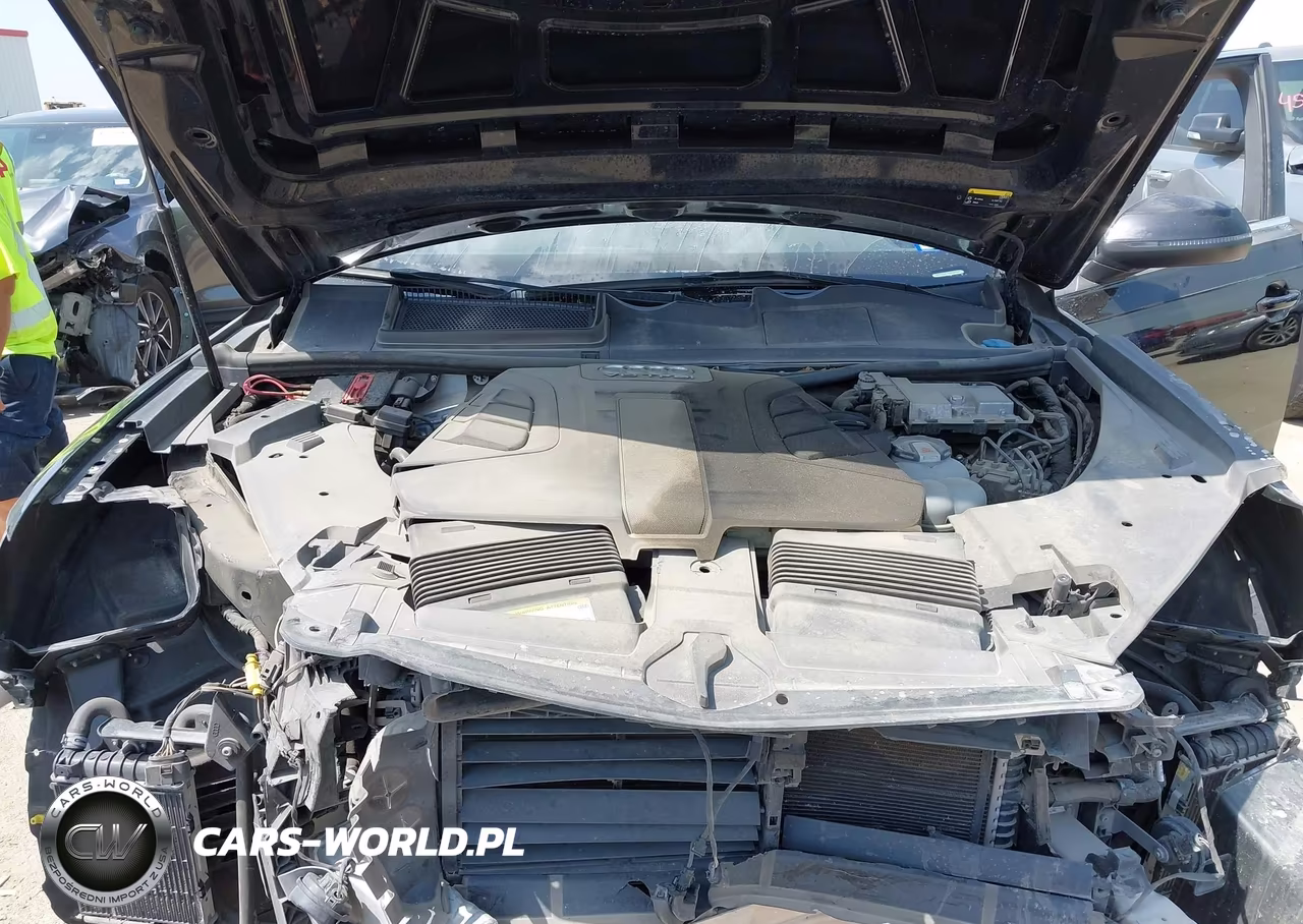 2018 Audi Q7 3.0T Premium VIN:WA1LAAF70JD044007 - 10