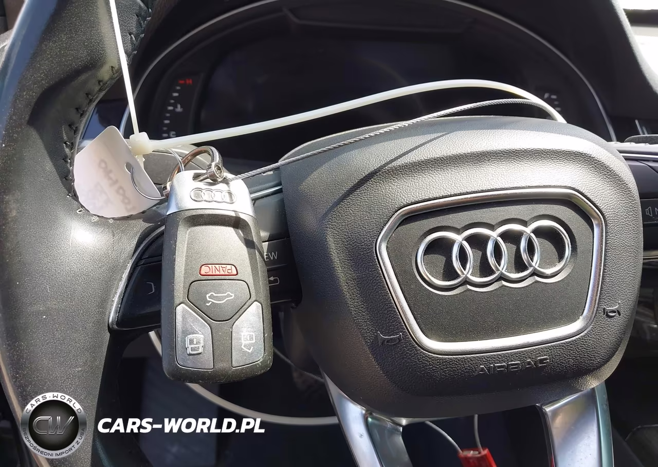 2018 Audi Q7 3.0T Premium VIN:WA1LAAF70JD044007 - 11