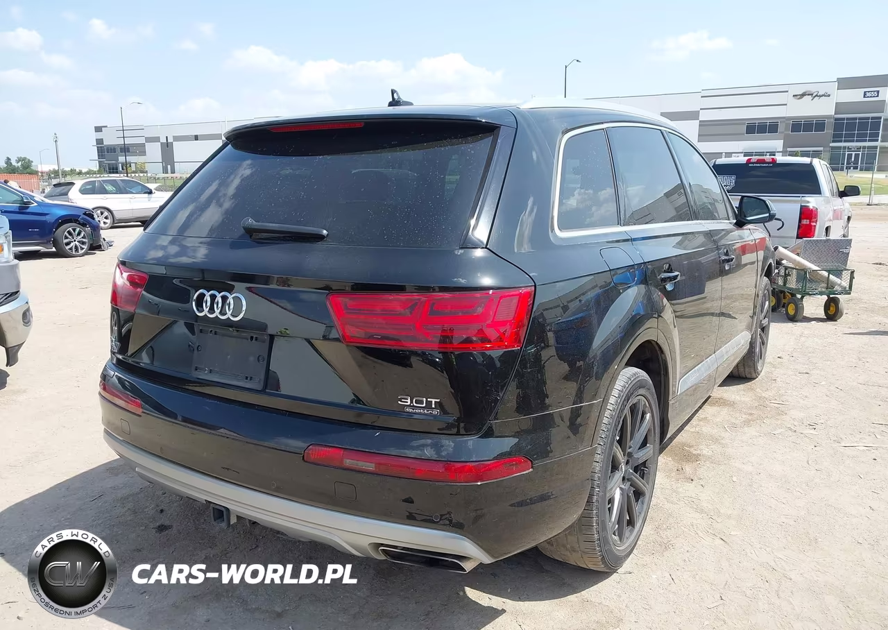 2018 Audi Q7 3.0T Premium VIN:WA1LAAF70JD044007 - 4