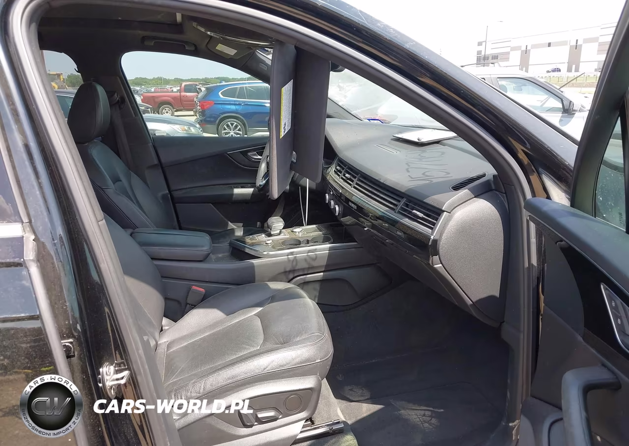 2018 Audi Q7 3.0T Premium VIN:WA1LAAF70JD044007 - 5
