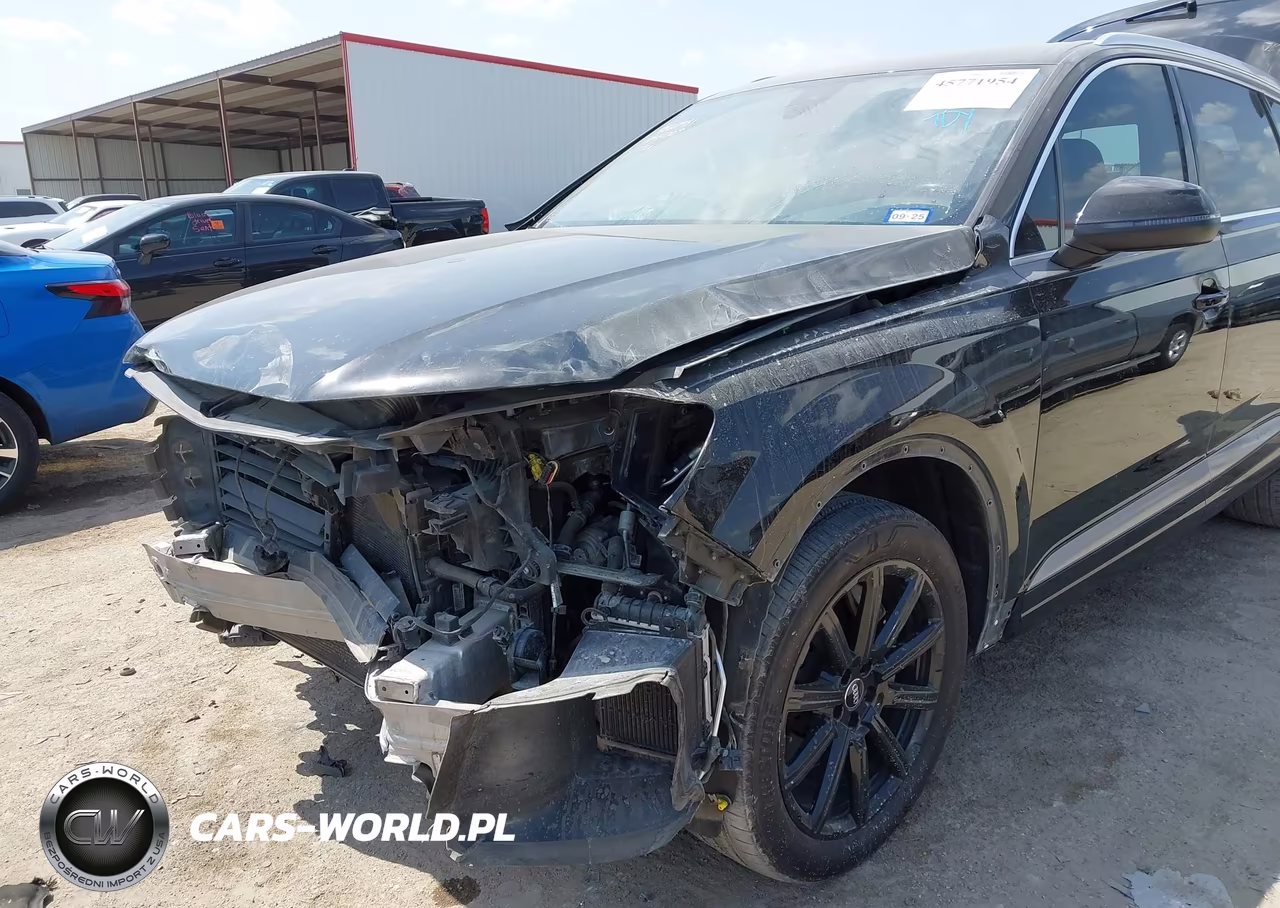2018 Audi Q7 3.0T Premium VIN:WA1LAAF70JD044007 - 6