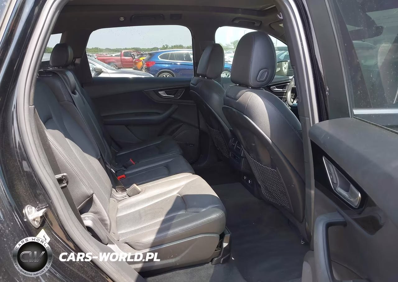 2018 Audi Q7 3.0T Premium VIN:WA1LAAF70JD044007 - 8