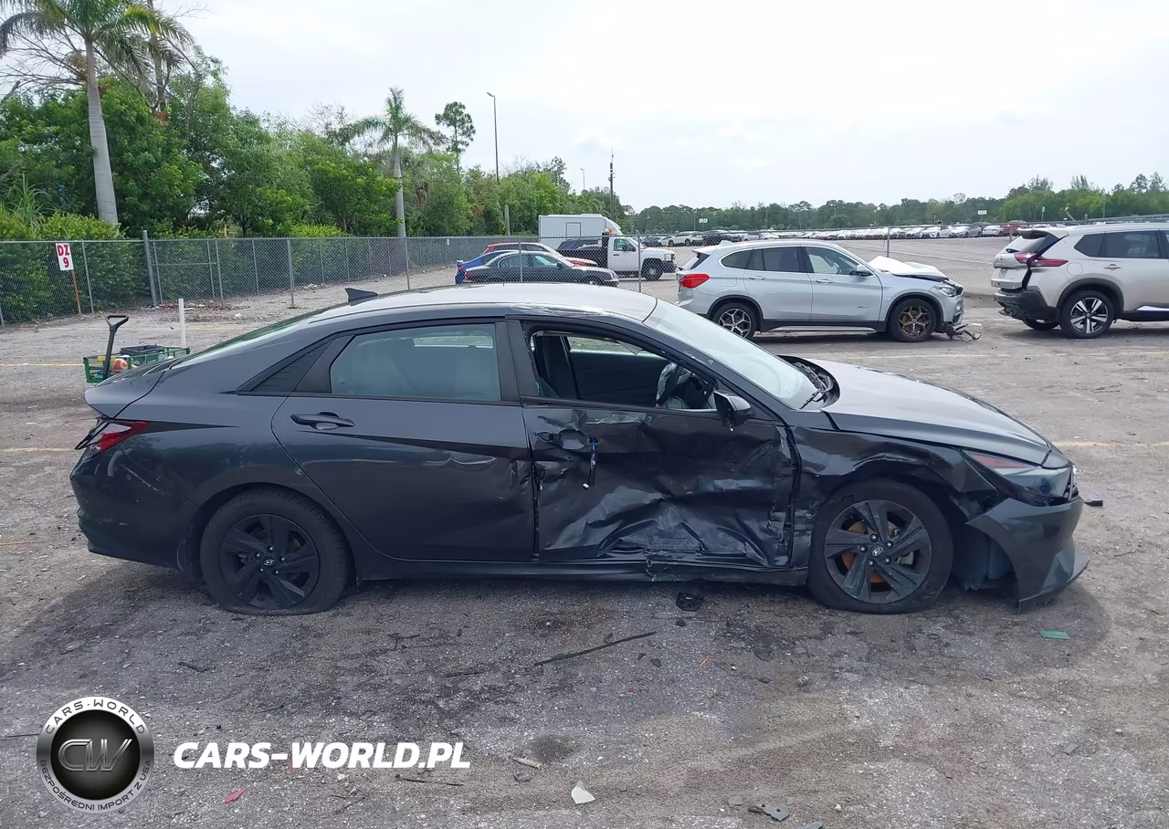 2022 Hyundai Elantra Sel VIN:5NPLM4AG3NH081803 - 13