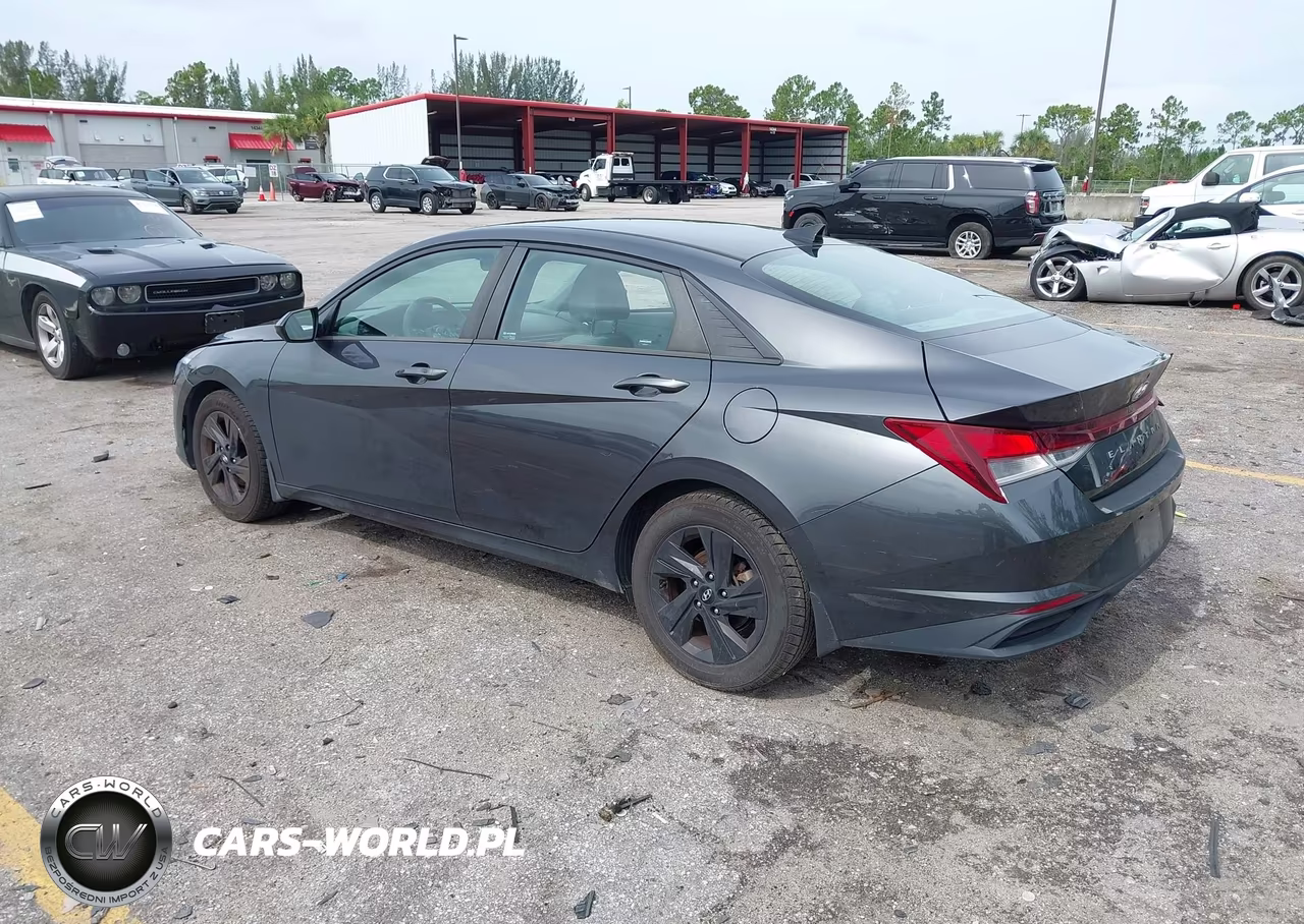 2022 Hyundai Elantra Sel VIN:5NPLM4AG3NH081803 - 3