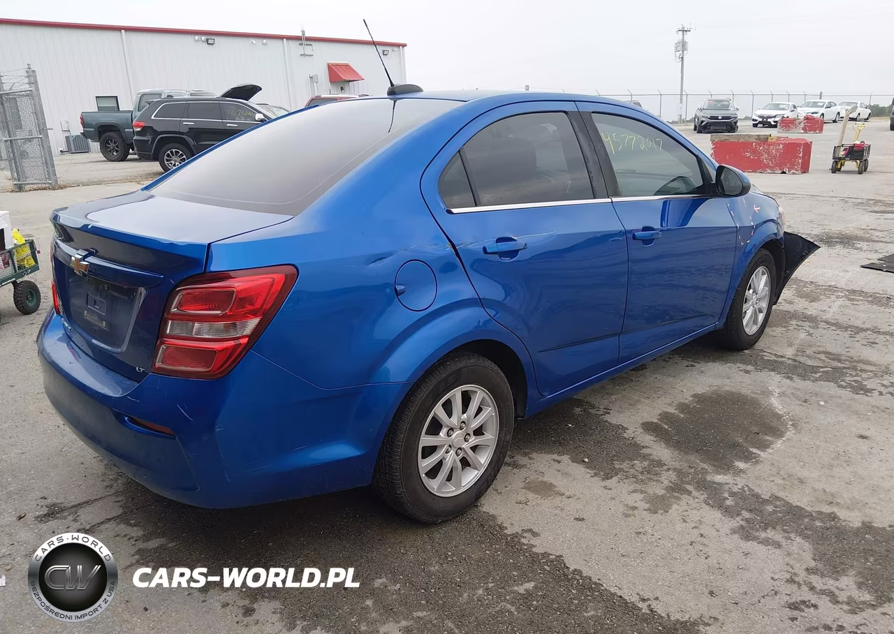 2018 Chevrolet Sonic Lt Auto VIN:1G1JD5SH4J4102610 - 4