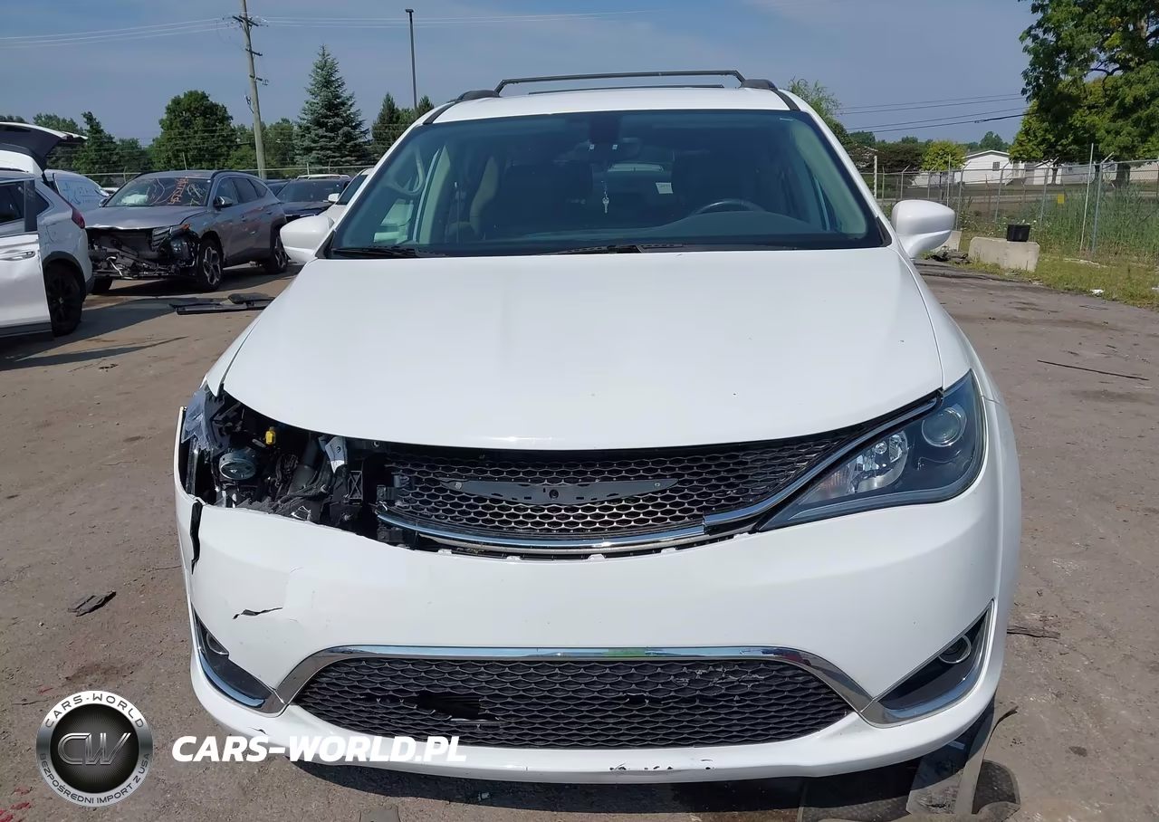 2017 Chrysler Pacifica Touring-L VIN:2C4RC1BG6HR520736 - 12