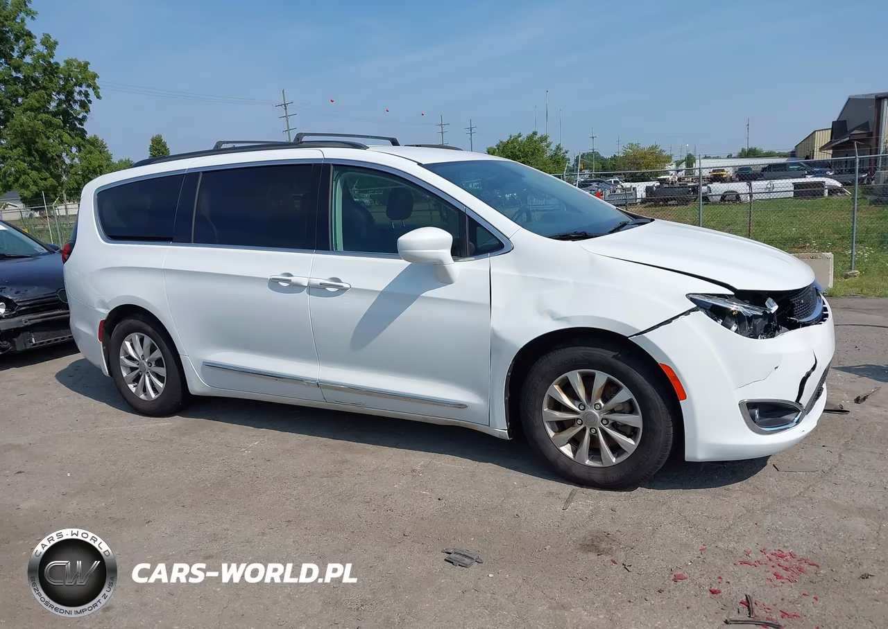 2017 Chrysler Pacifica Touring-L VIN:2C4RC1BG6HR520736 - 13