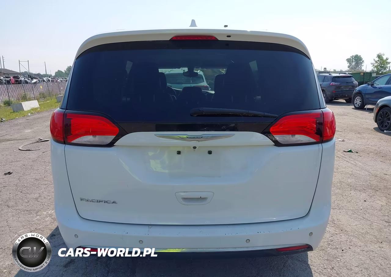 2017 Chrysler Pacifica Touring-L VIN:2C4RC1BG6HR520736 - 16