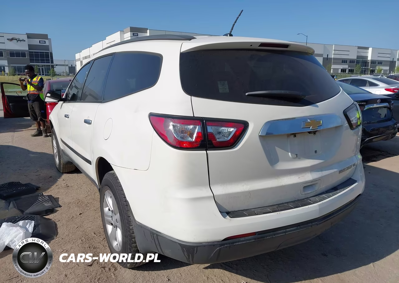 2014 Chevrolet Traverse Ls VIN:1GNKRFKD8EJ277599 - 3