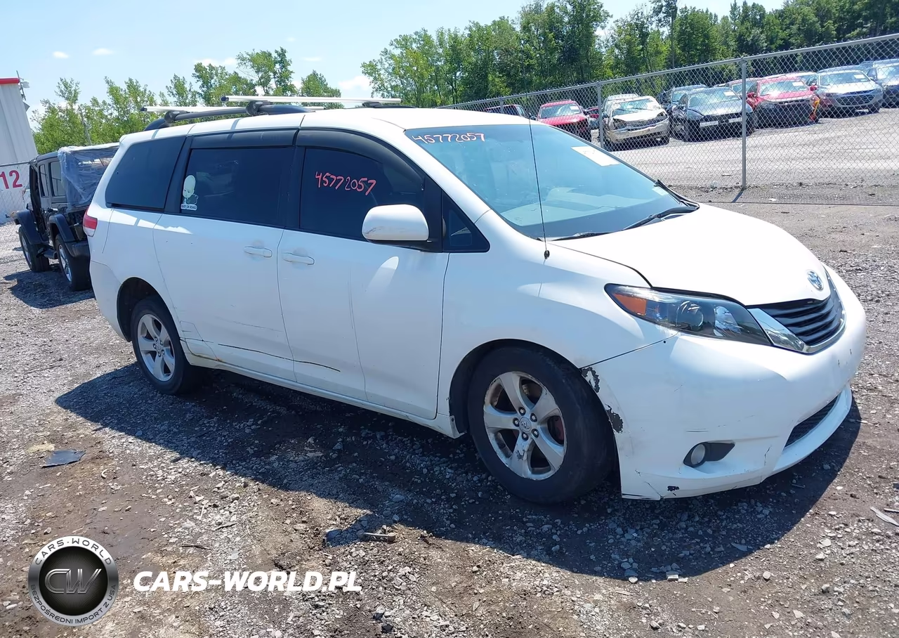 2011 Toyota Sienna Le V6 – zdjęcie 1 z 16