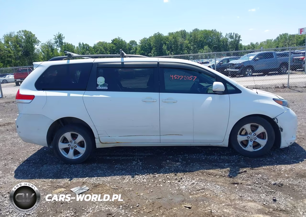 2011 Toyota Sienna Le V6 VIN:5TDKK3DC6BS004272 - 13
